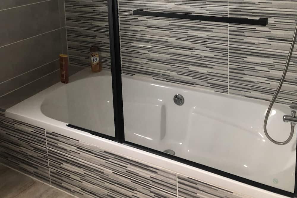 Photo of Bathroom in Inzinzac-Lochrist