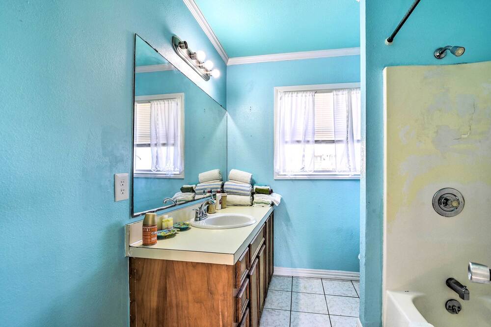 Photo of Bathroom in Galveston