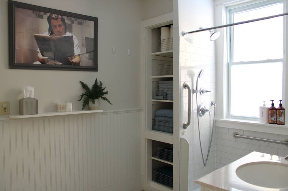 Photo of Bathroom in Bridgewater Corners