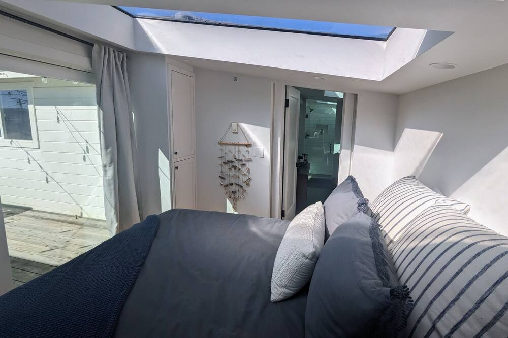 Photo of Bedroom in Dillon Beach