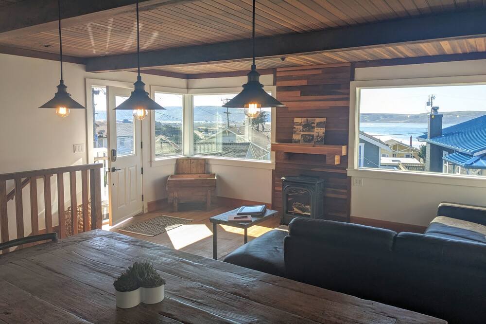 Photo of Livingroom in Dillon Beach