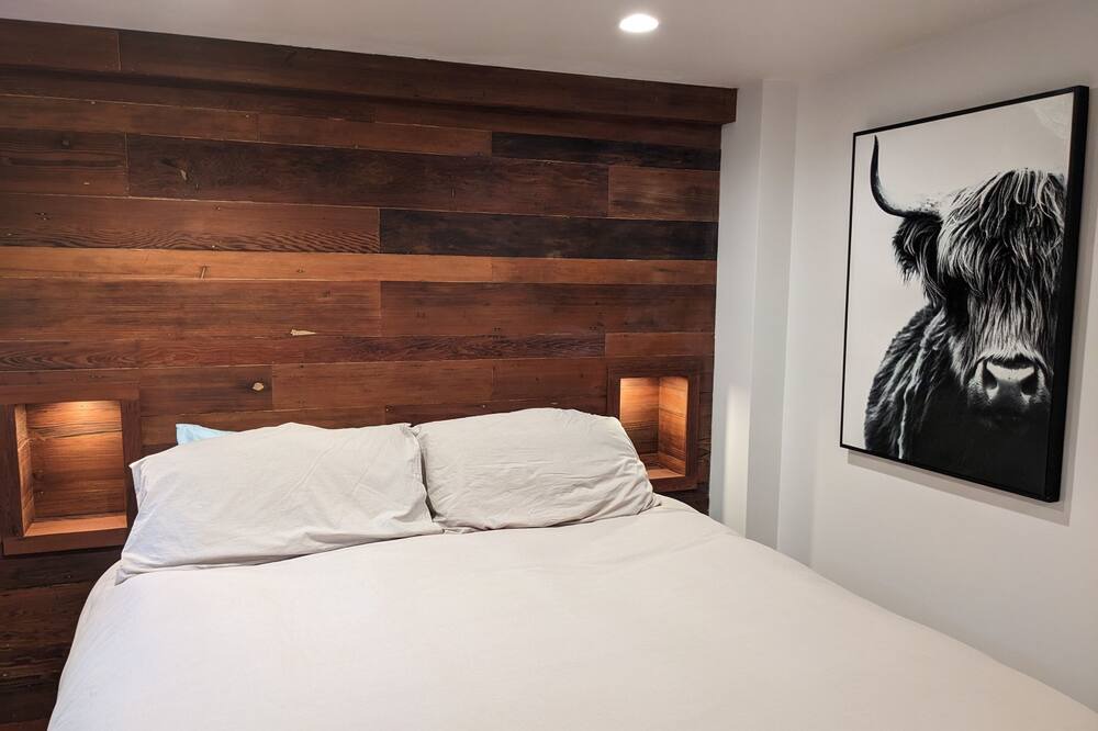 Photo of Bedroom in Dillon Beach