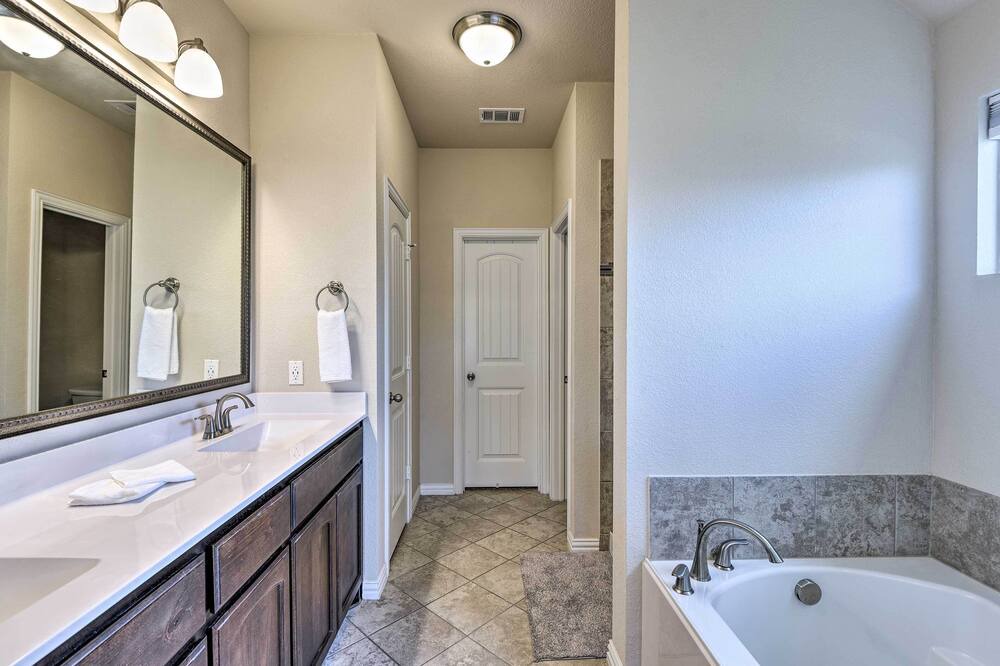 Photo of Bathroom in Ennis