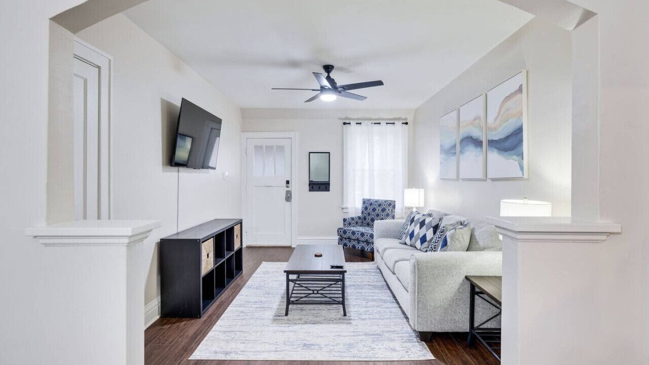Photo of Livingroom in St. Louis