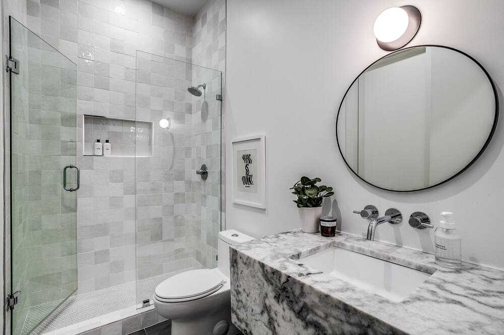 Photo of Bathroom in Knox - Henderson