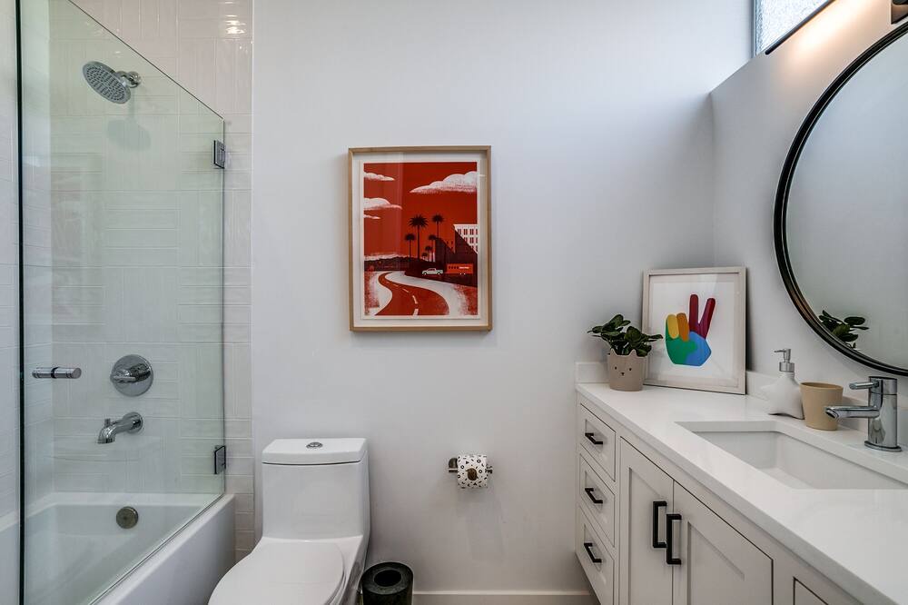 Photo of Bathroom in Knox - Henderson