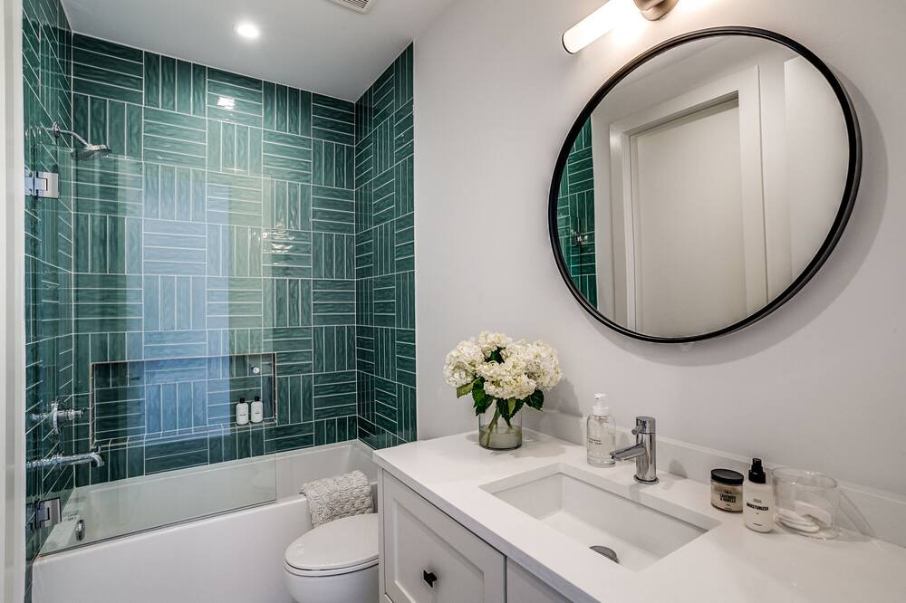 Photo of Bathroom in Knox - Henderson