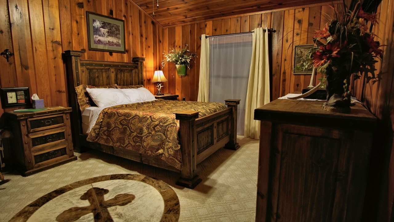 Photo of Bedroom in Glen Rose