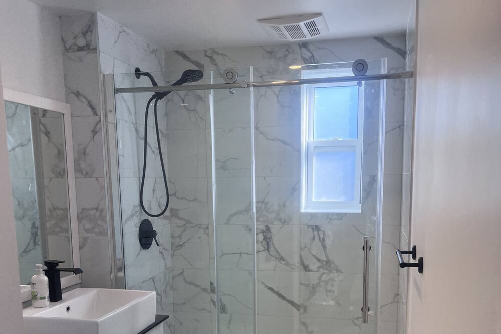Photo of Bathroom in Saint-Laurent