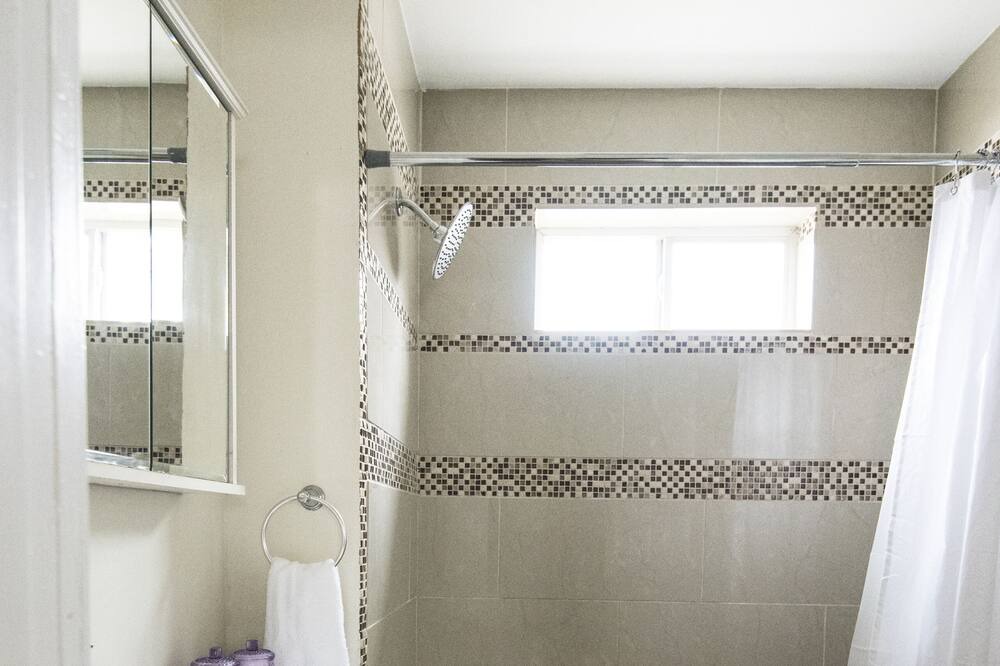 Photo of Bathroom in La Salle