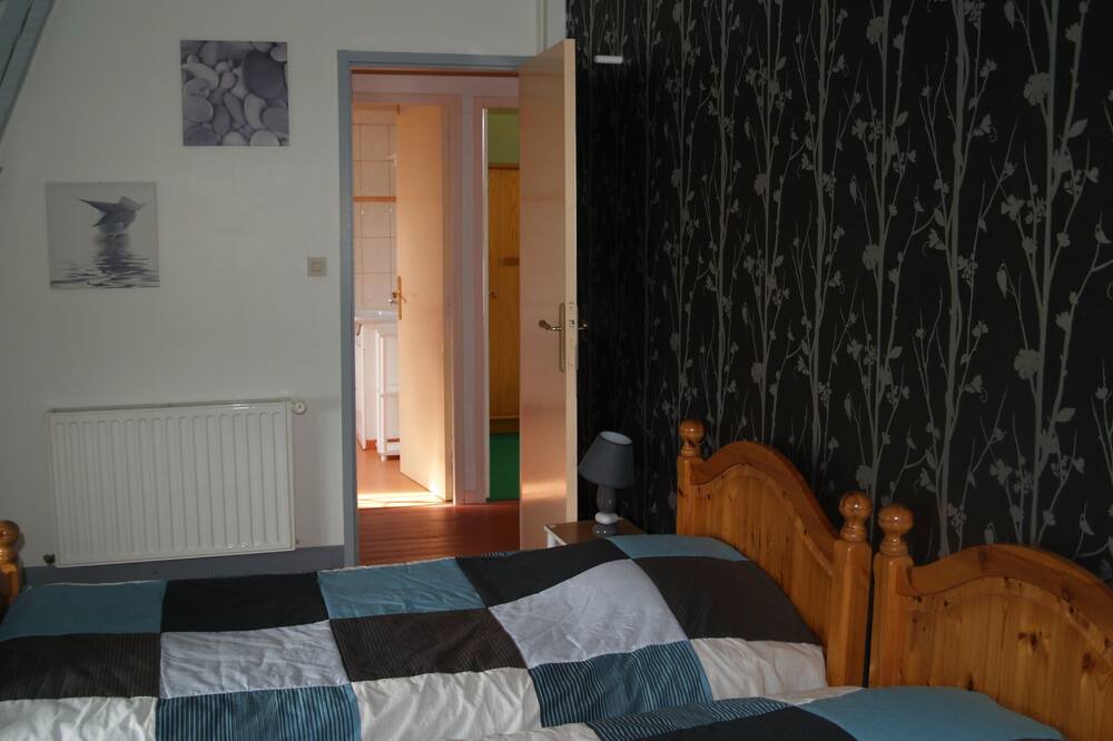 Photo of Bedroom in Villainville