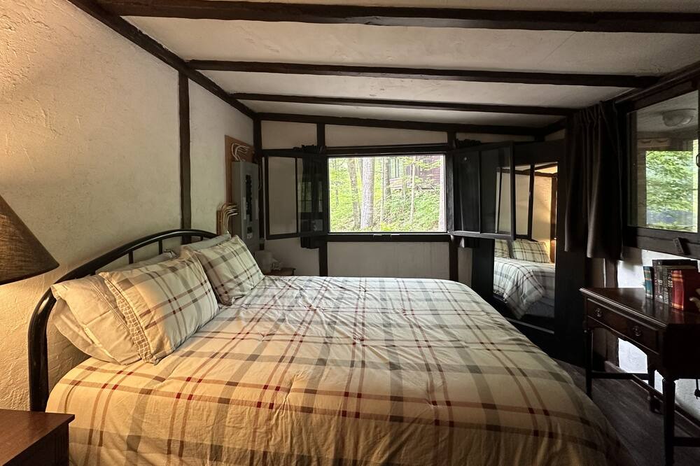 Photo of Bedroom in Havelock-Belmont-Methuen