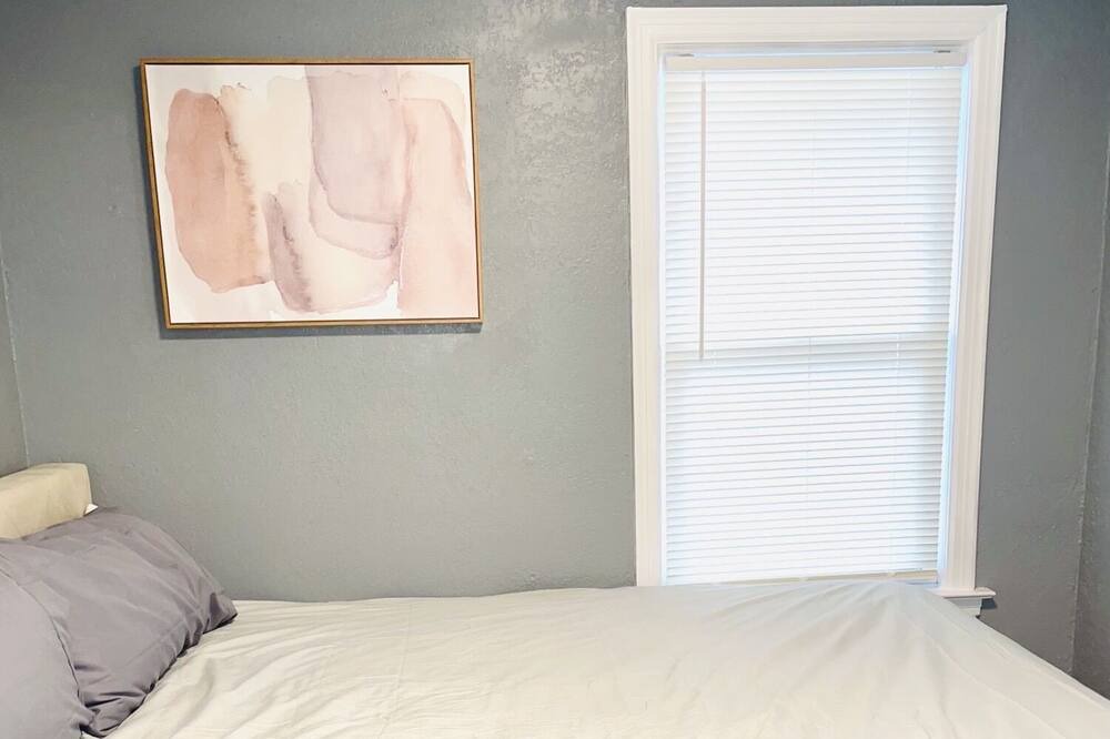 Photo of Bedroom in Ward Parkway