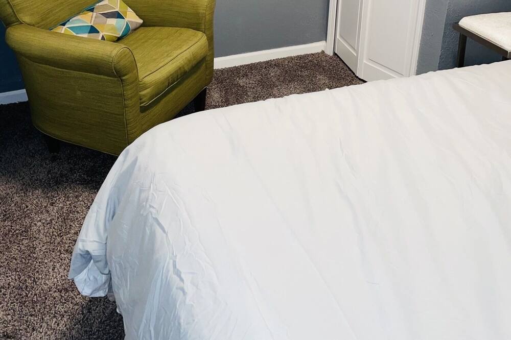 Photo of Bedroom in Ward Parkway