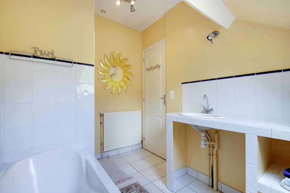 Photo of Bathroom in Raizeux