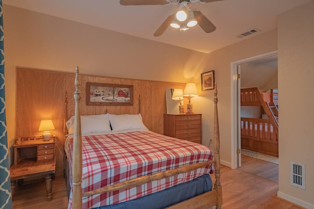 Photo of Bedroom in Patton