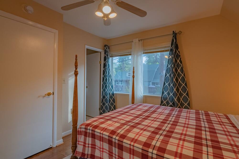 Photo of Bedroom in Patton