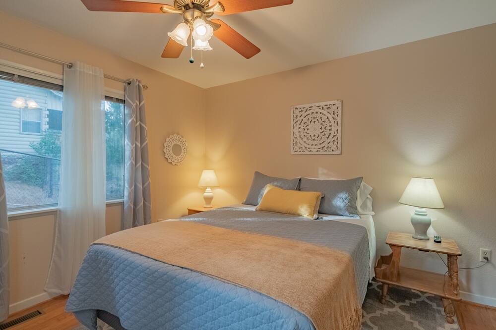 Photo of Bedroom in Patton