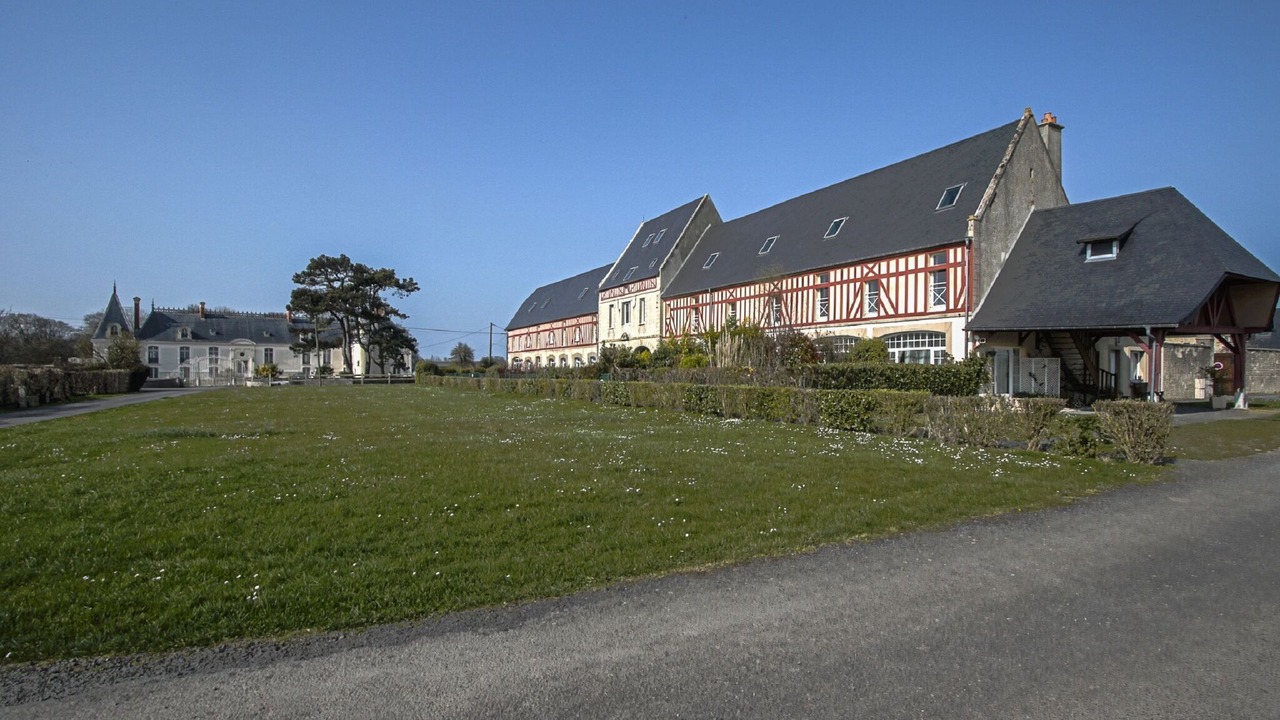 Photo of Outdoor in Commes