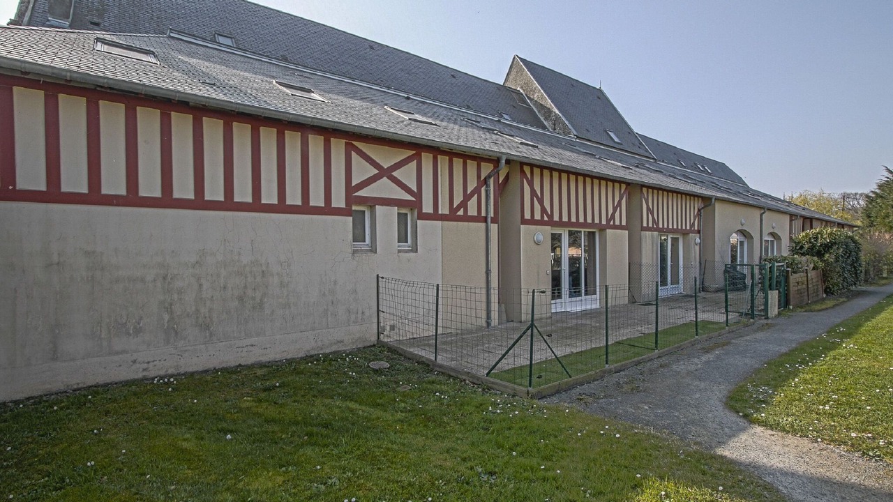 Photo of Outdoor in Commes