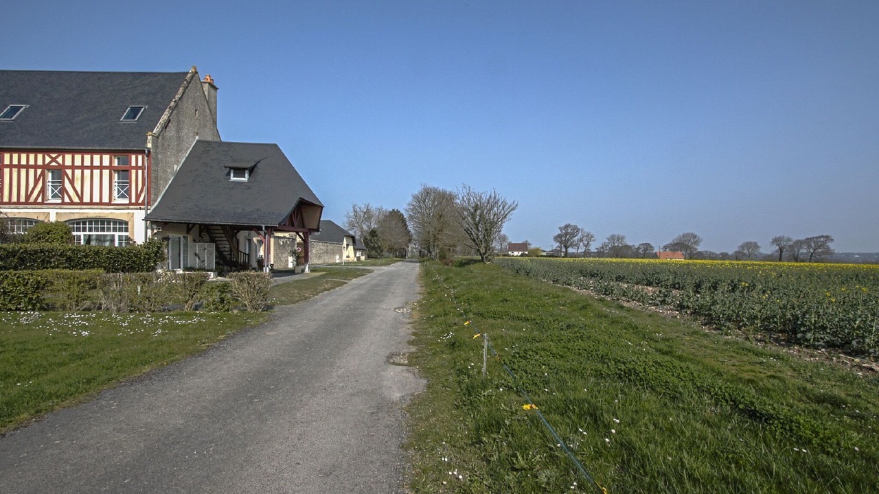 Photo of Outdoor in Commes