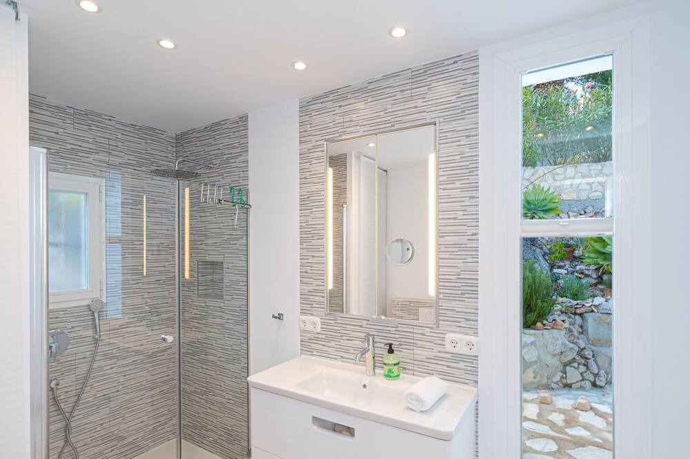 Photo of Bathroom in Bernia