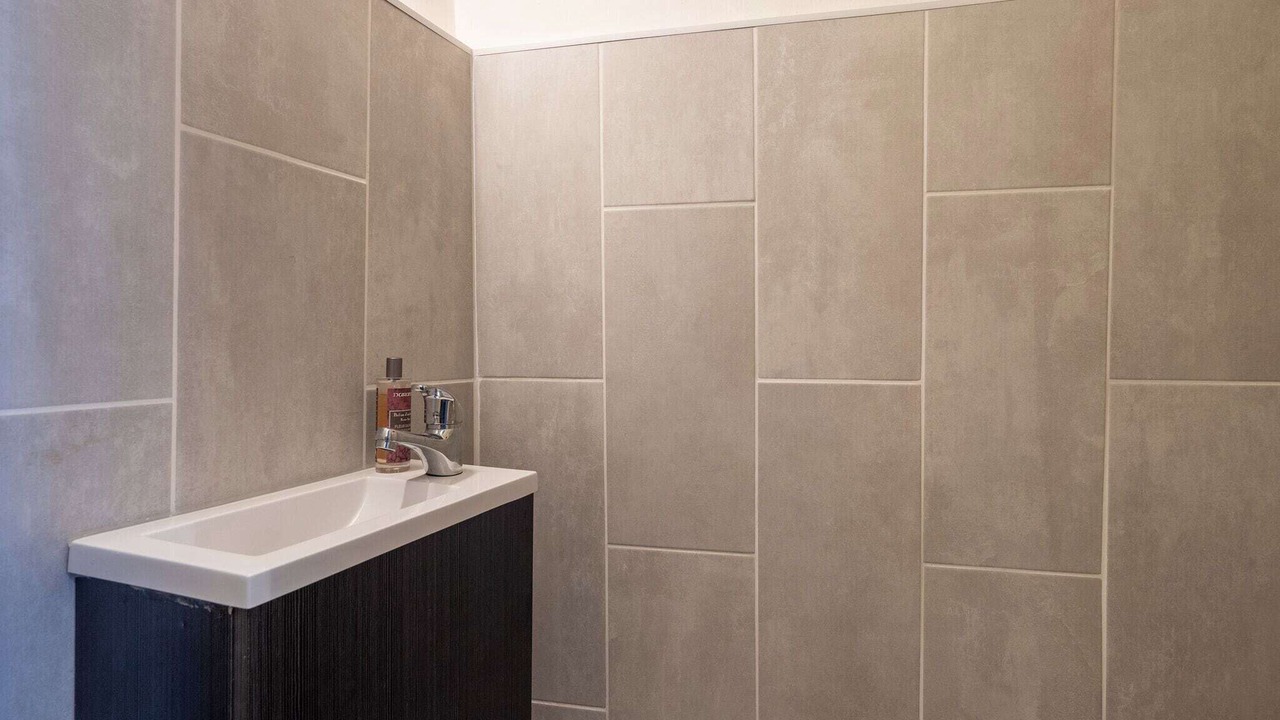 Photo of Bathroom in Saint Alban Auriolles