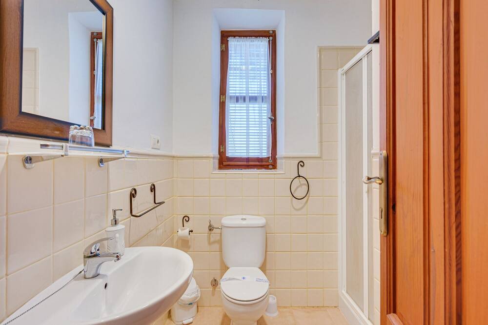 Photo of Bathroom in Pozo-Lorente