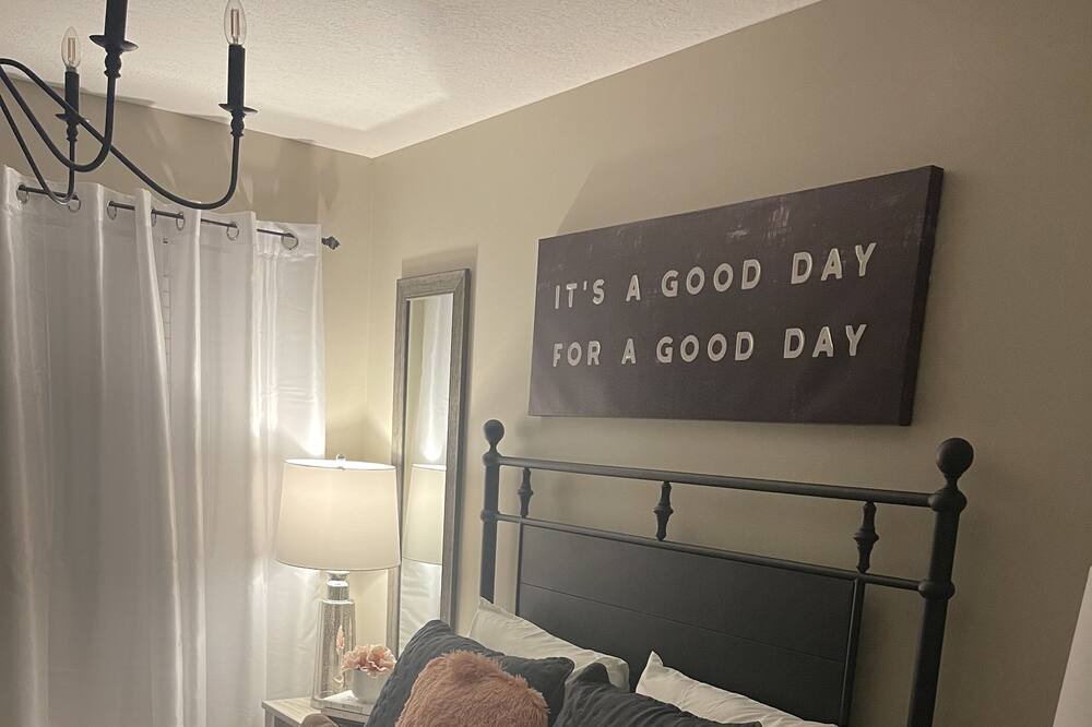 Photo of Bedroom in Fruitvale
