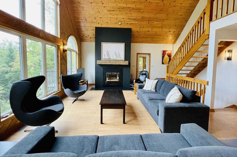 Photo of Livingroom in Dysart et al