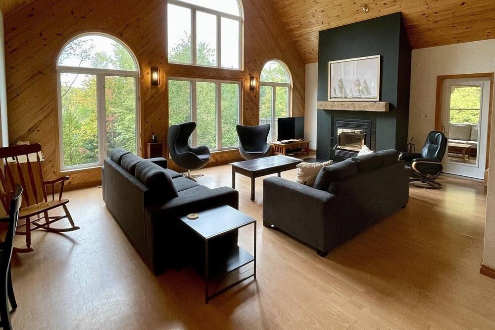 Photo of Livingroom in Dysart et al