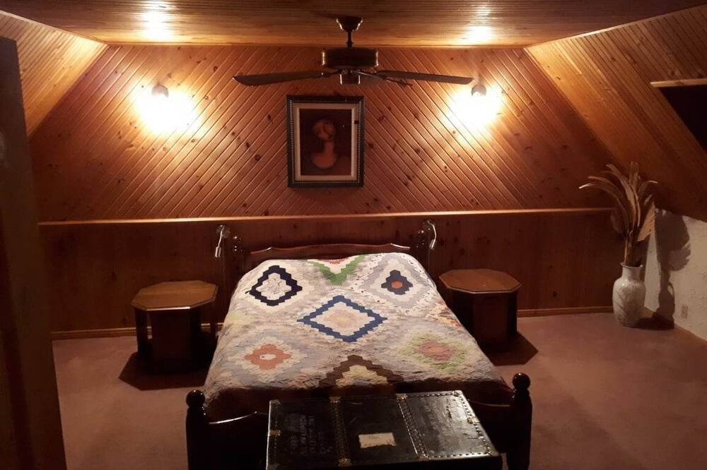 Photo of Bedroom in Montcalm