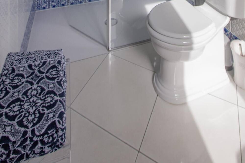 Photo of Bathroom in Equilly