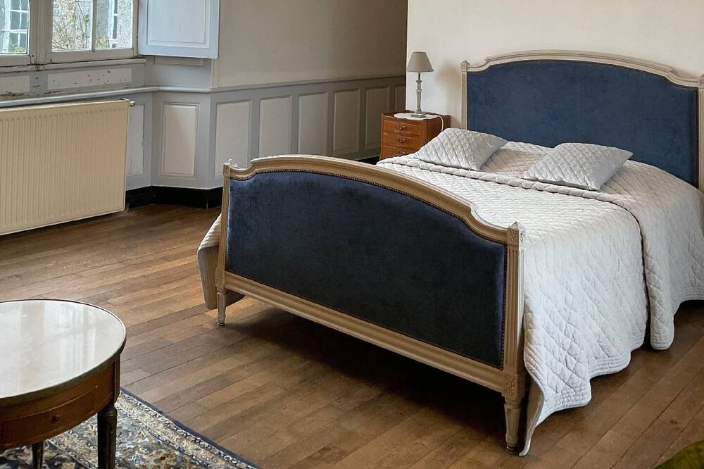 Photo of Bedroom in Equilly