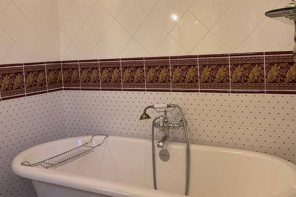 Photo of Bathroom in Equilly