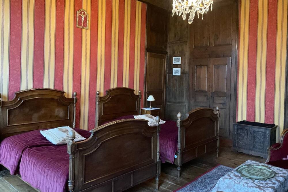 Photo of Bedroom in Equilly