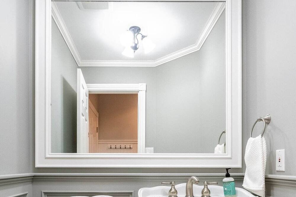 Photo of Bathroom in Utterson