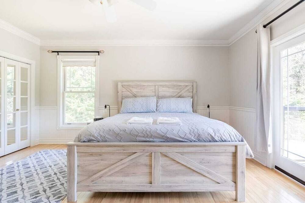 Photo of Bedroom in Utterson