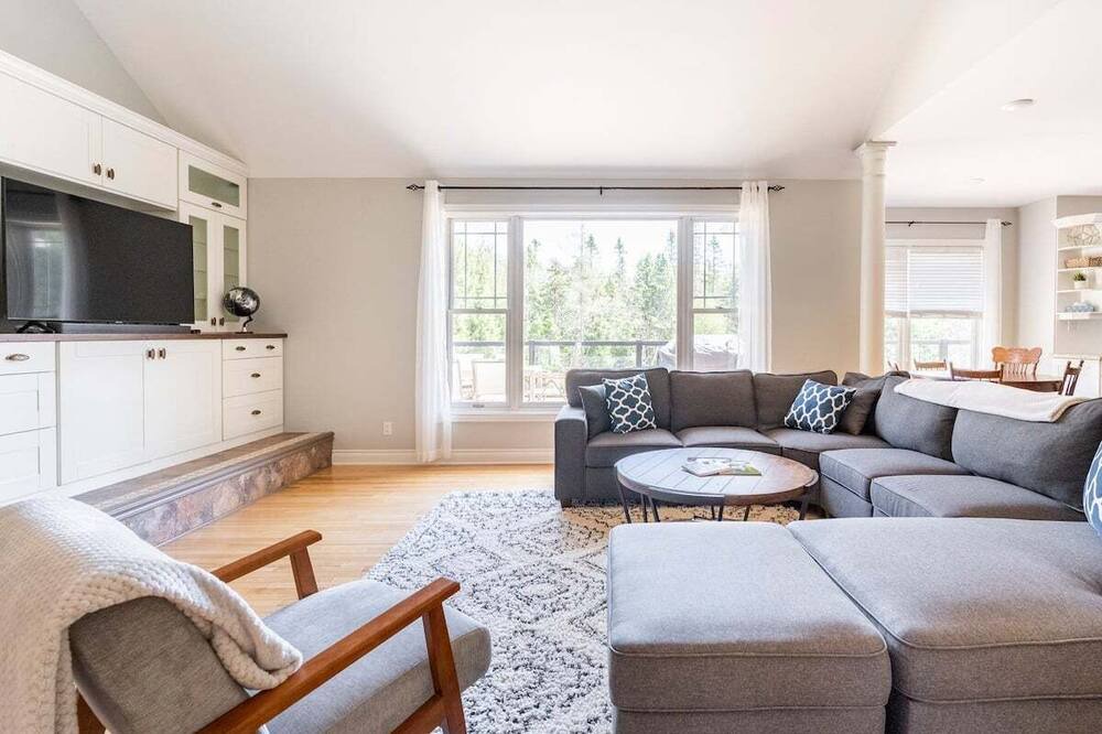 Photo of Livingroom in Utterson