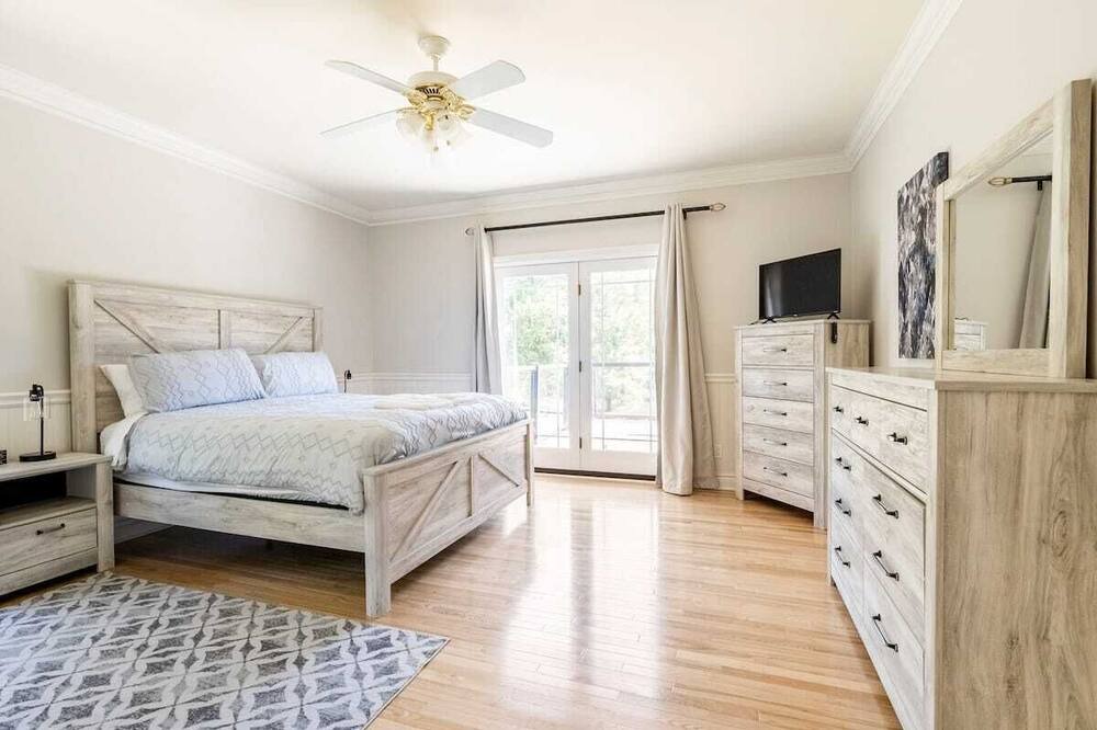 Photo of Bedroom in Utterson