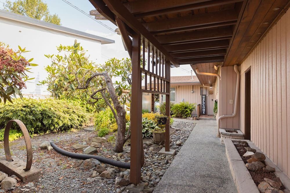 Photo of Outdoor in Silver Lake