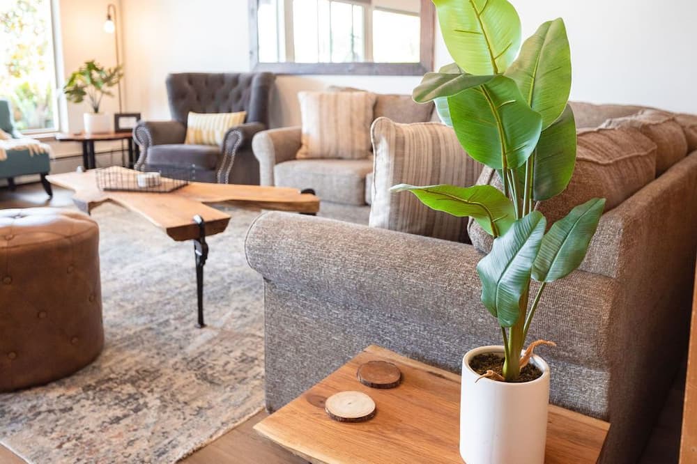 Photo of Livingroom in Silver Lake