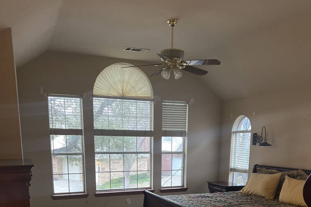 Photo of Bedroom in Valley Ranch