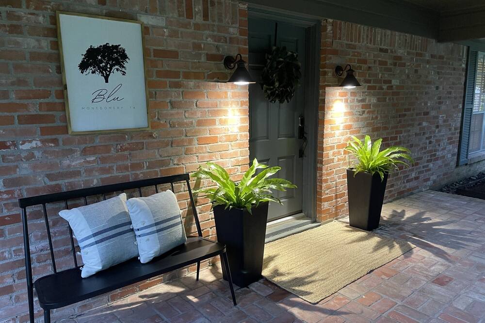 Photo of Outdoor in Montgomery