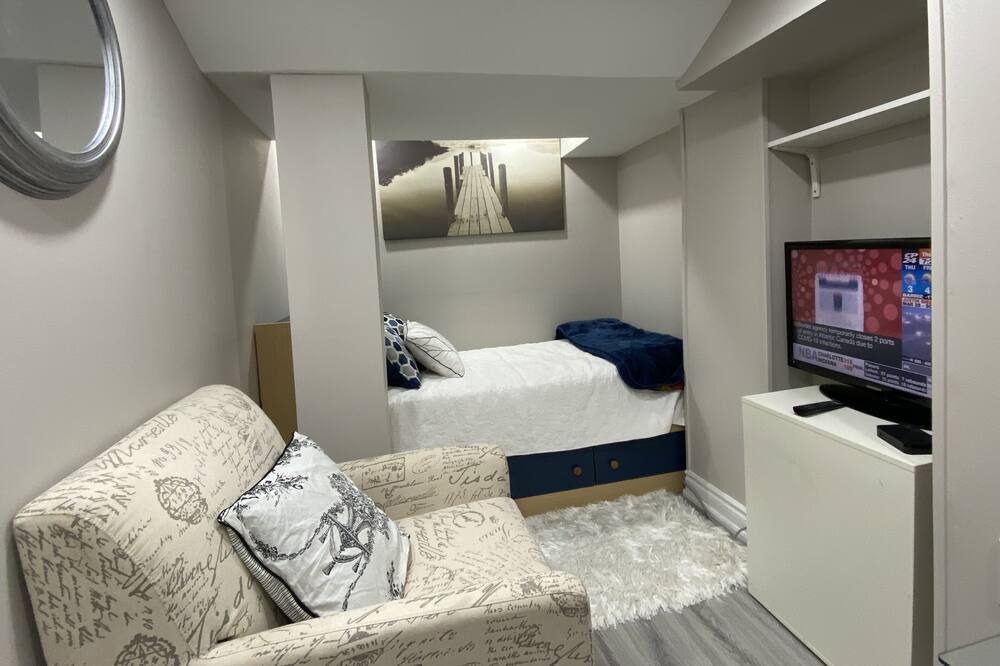 Photo of Bedroom in Ajax