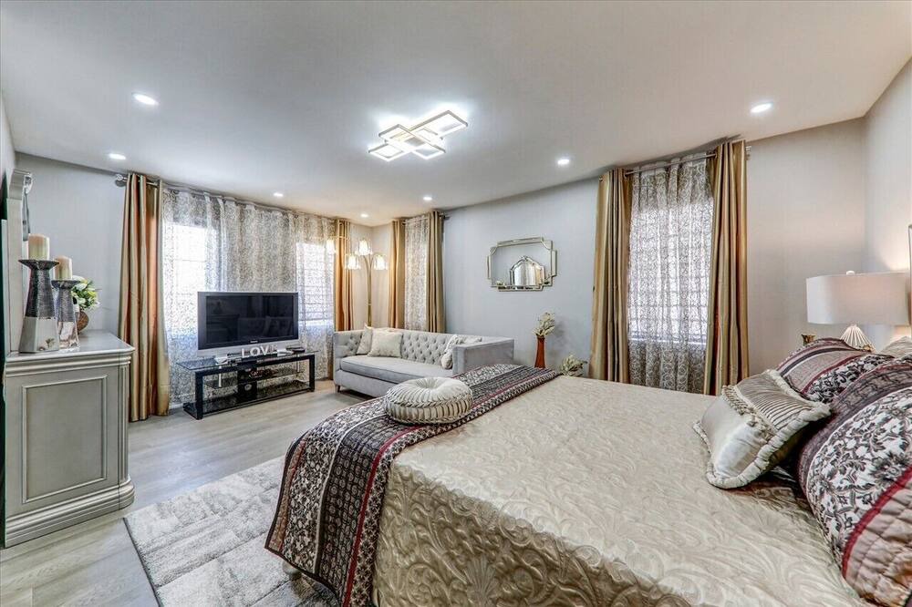Photo of Bedroom in Ajax
