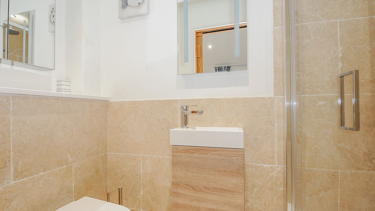 Photo of Others in Cury