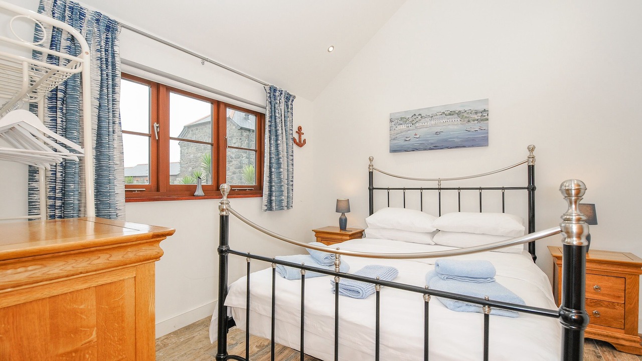 Photo of Others in Cury