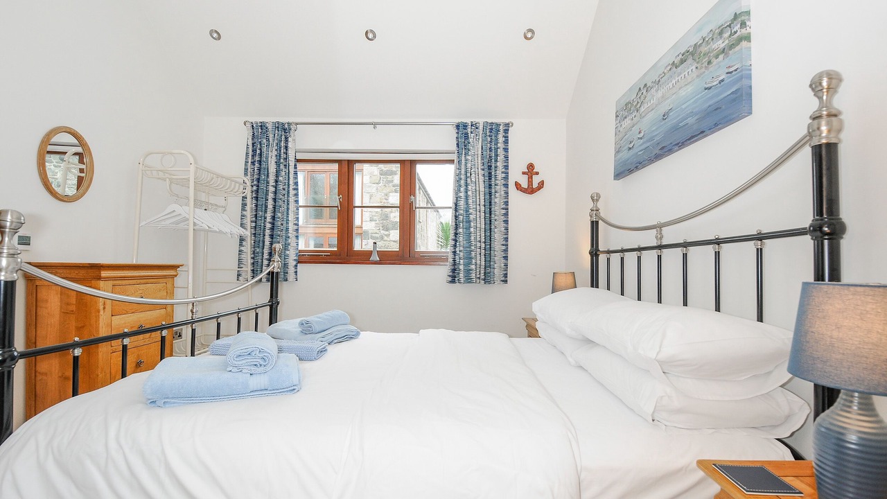 Photo of Others in Cury