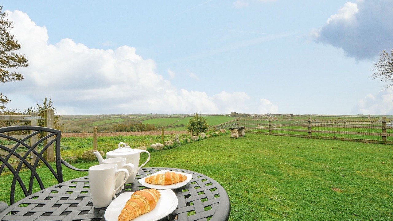 Photo of Others in Cury